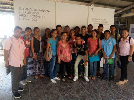 Estudiantes de la CRUV-FIEC en exposición del Canal de Panamá